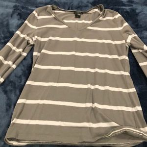Ann Taylor size m gray long sleeve shirt